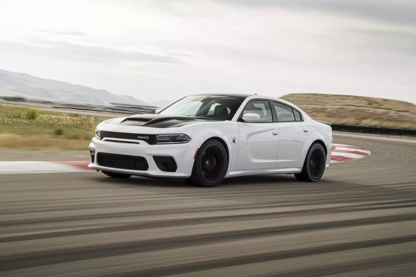 Dodge Charger SRT Hellcat Kırmızı Göz