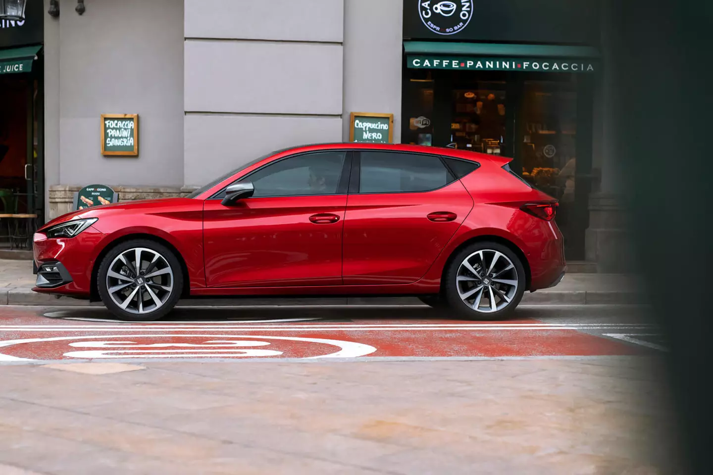 SEAT Leon 2020 година