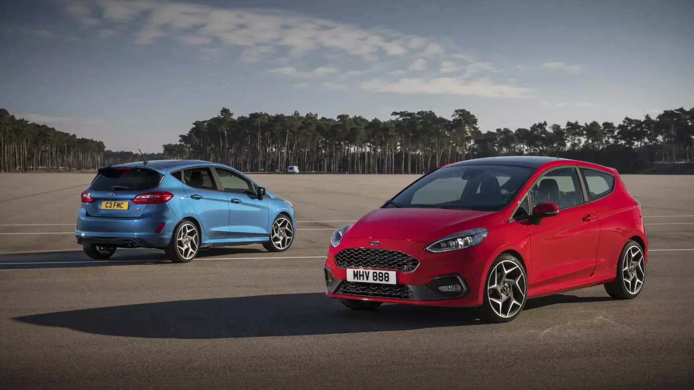 Ụlọ ọrụ Ford Fiesta ST