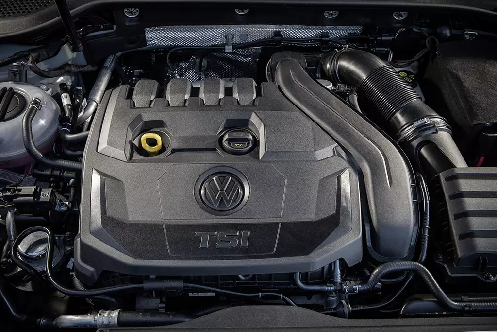 Volkswagen Golf'ün fotoğrafı. 7.5 neslinin ana yeni özellikleri 10288_7