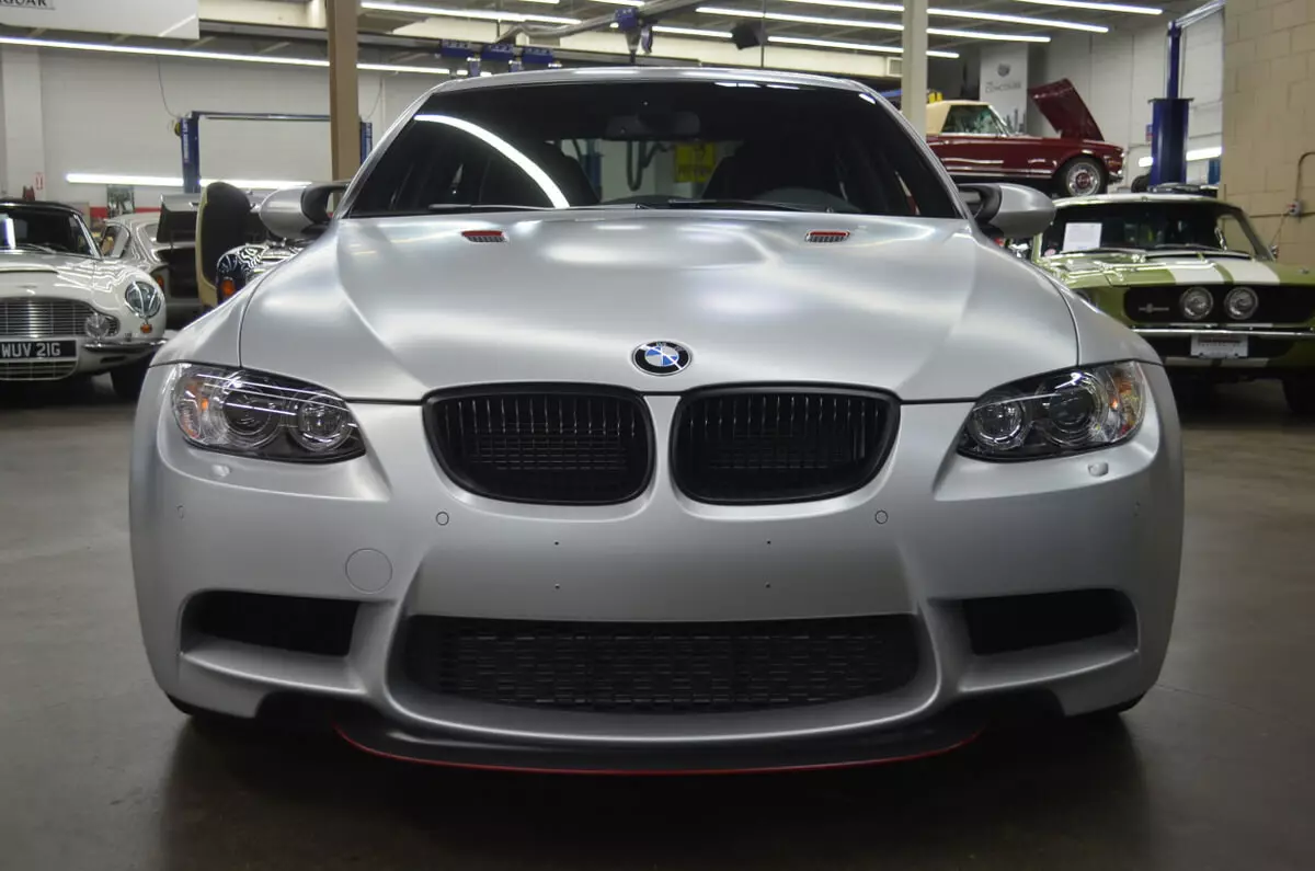 سيارة BMW M3 CRT