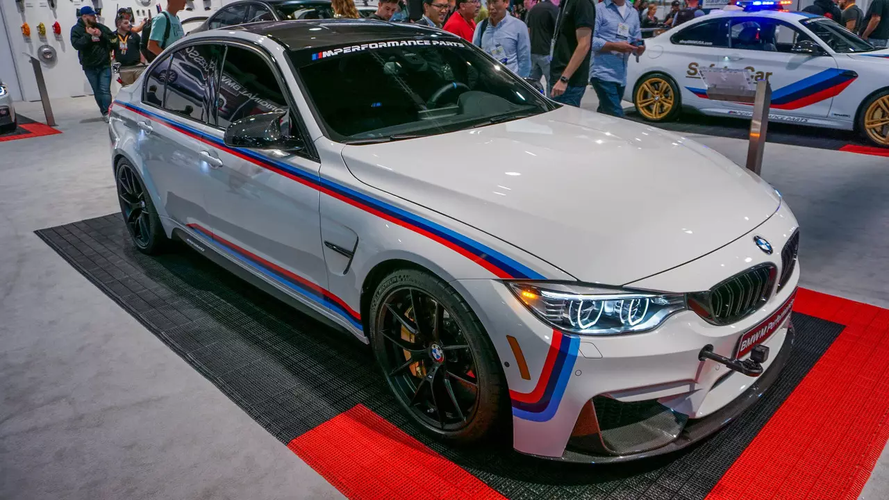 د BMW M3 M فعالیت برخې