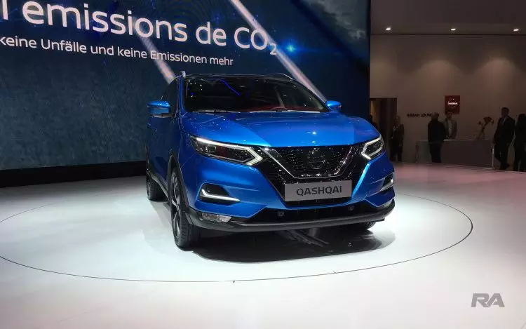 2017 Nissan Qashqai ni Geneva - iwaju