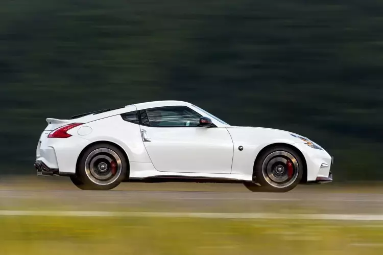 2014 निसान 370Z निस्मो