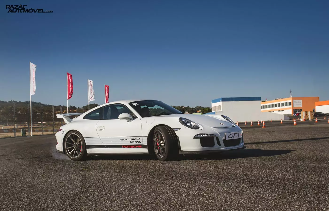 Porsche 911 gt3 estril ២