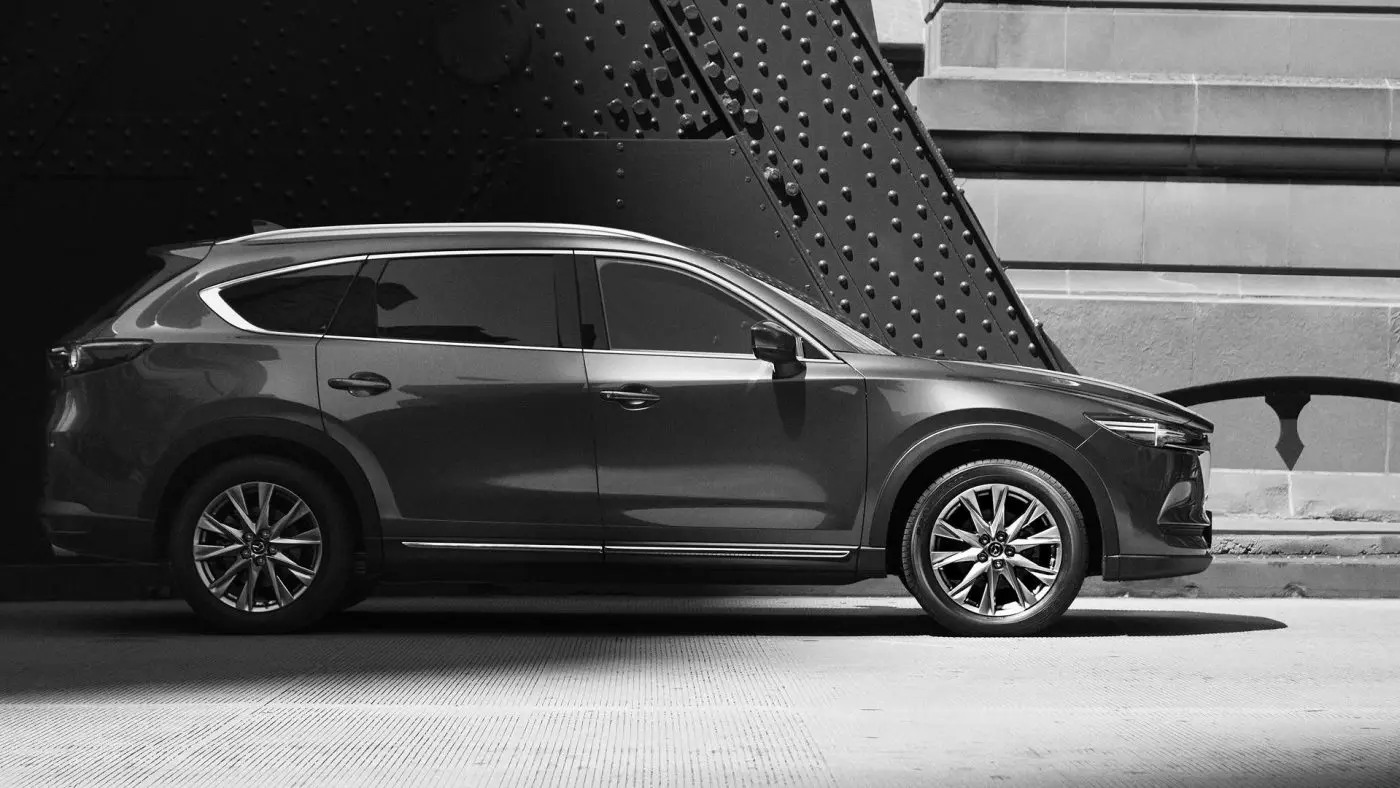 Teaser Mazda CX-8