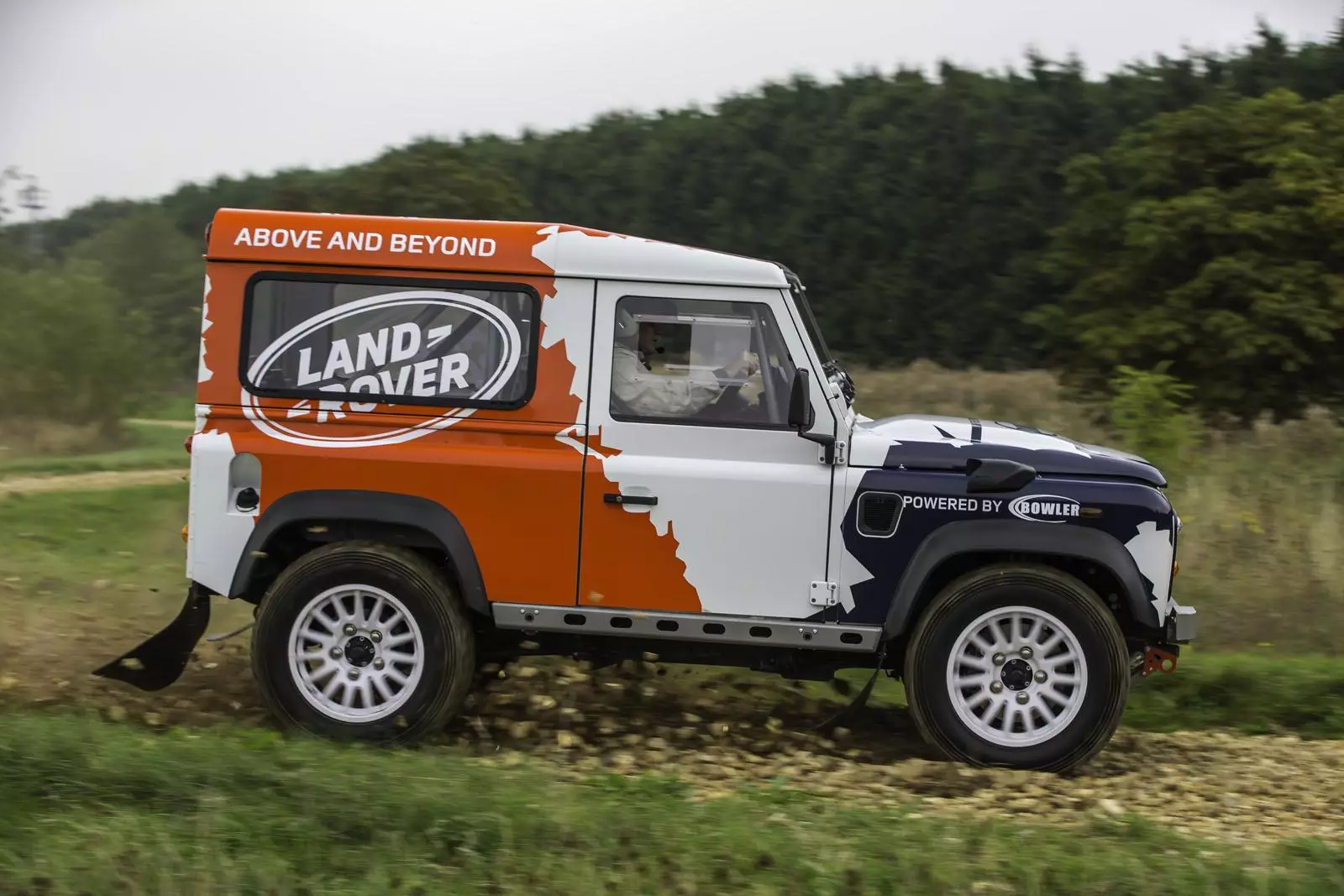 Land Rover Defender Challenge Rally Seriyasını təqdim edir 10513_4