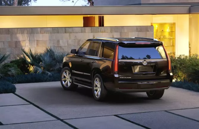 ឆ្នាំ 2015-Cadillac-Escalade-042