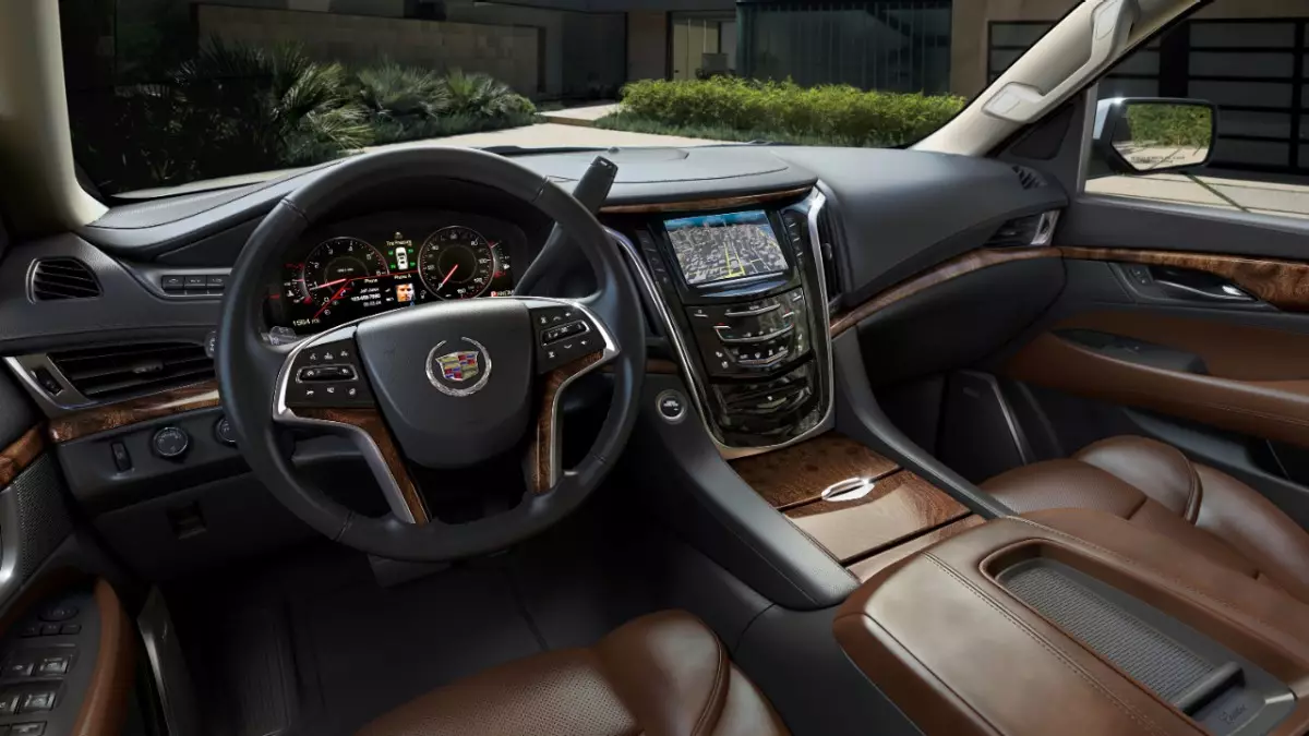 New Cadillac Escalade ដែលជាសត្វនៅខាងស្តាំរបស់វា។ 10844_2