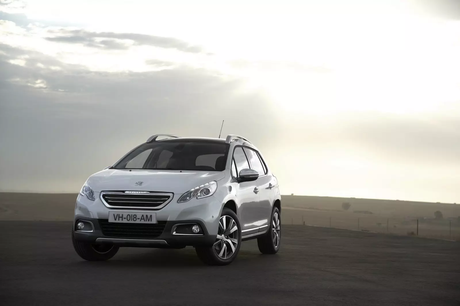 Nye Peugeot 2008 billeder og videoer frigivet 10874_2