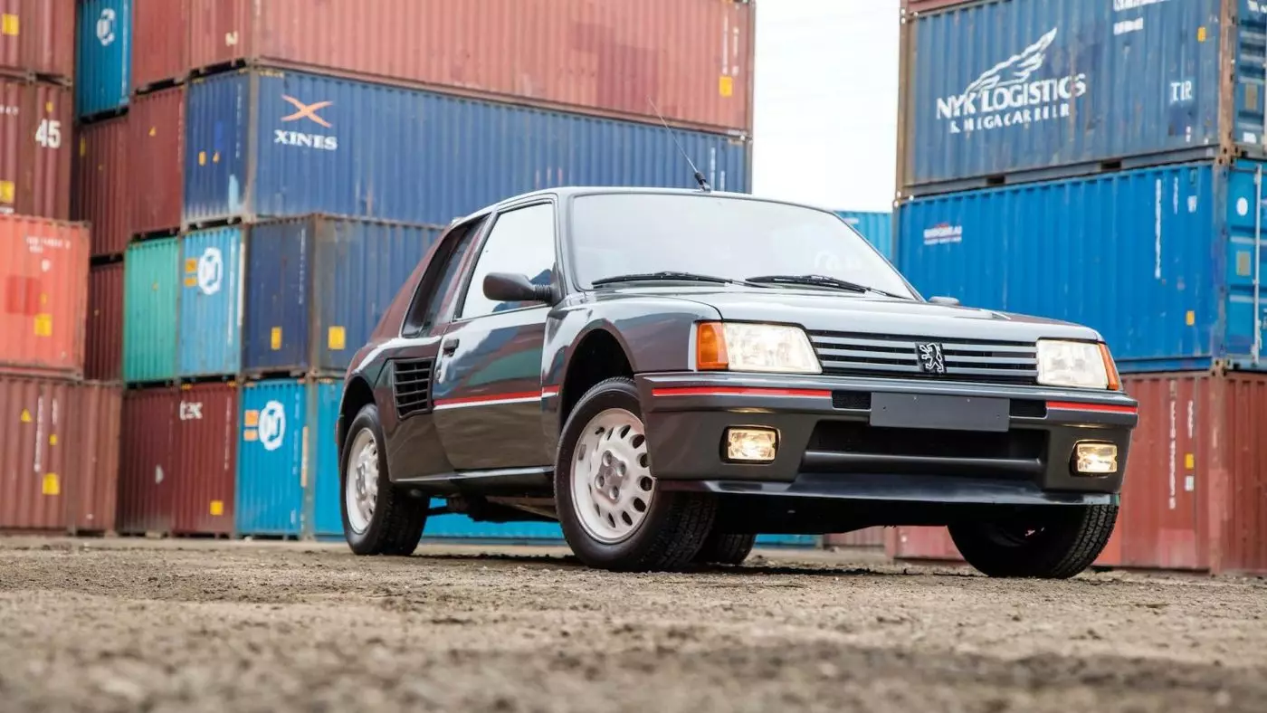 ປີ 1985 Peugeot 205 Turbo 16