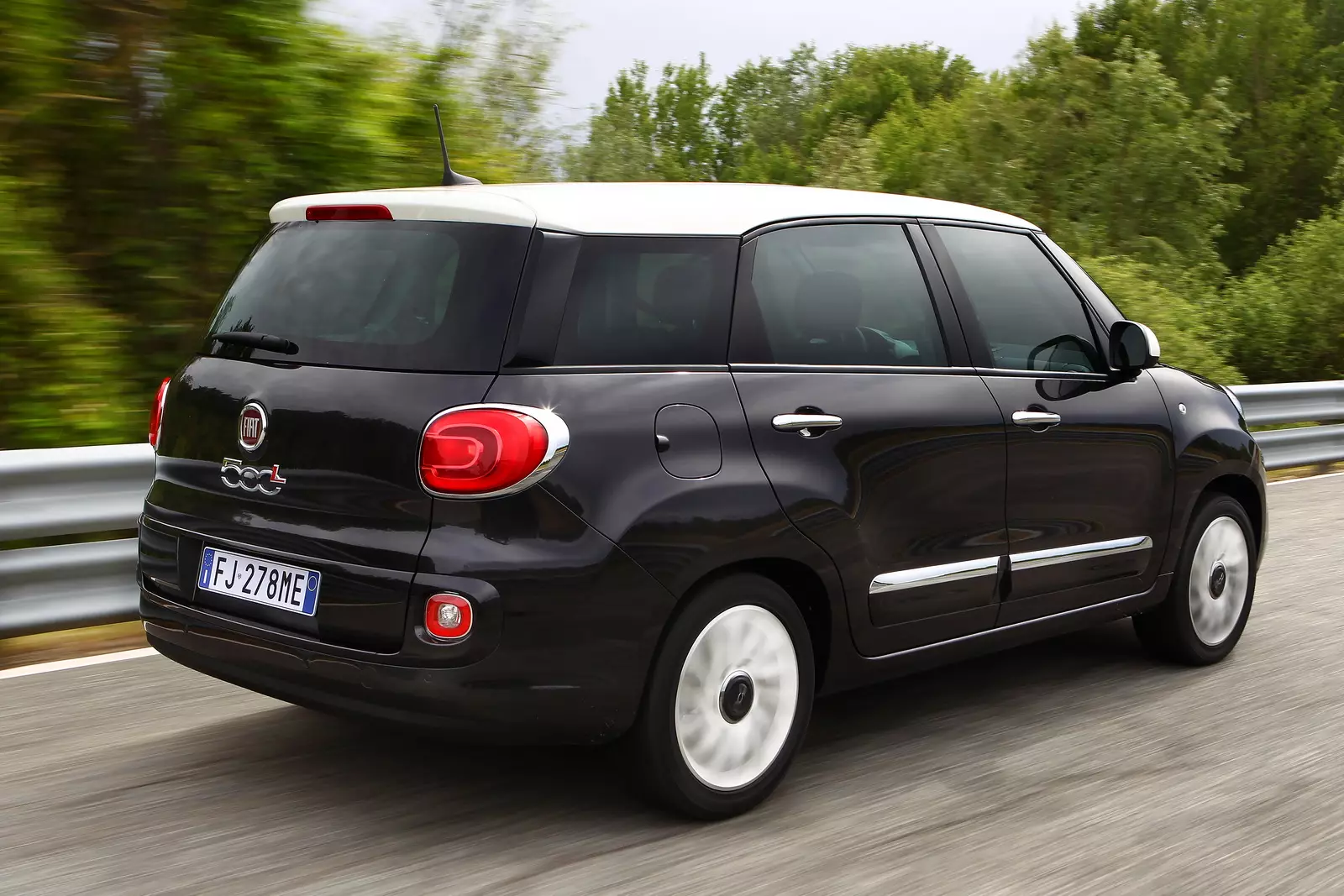 บุคลิกทั้งสามของ Fiat 500L . ที่ได้รับการต่ออายุ 11002_5