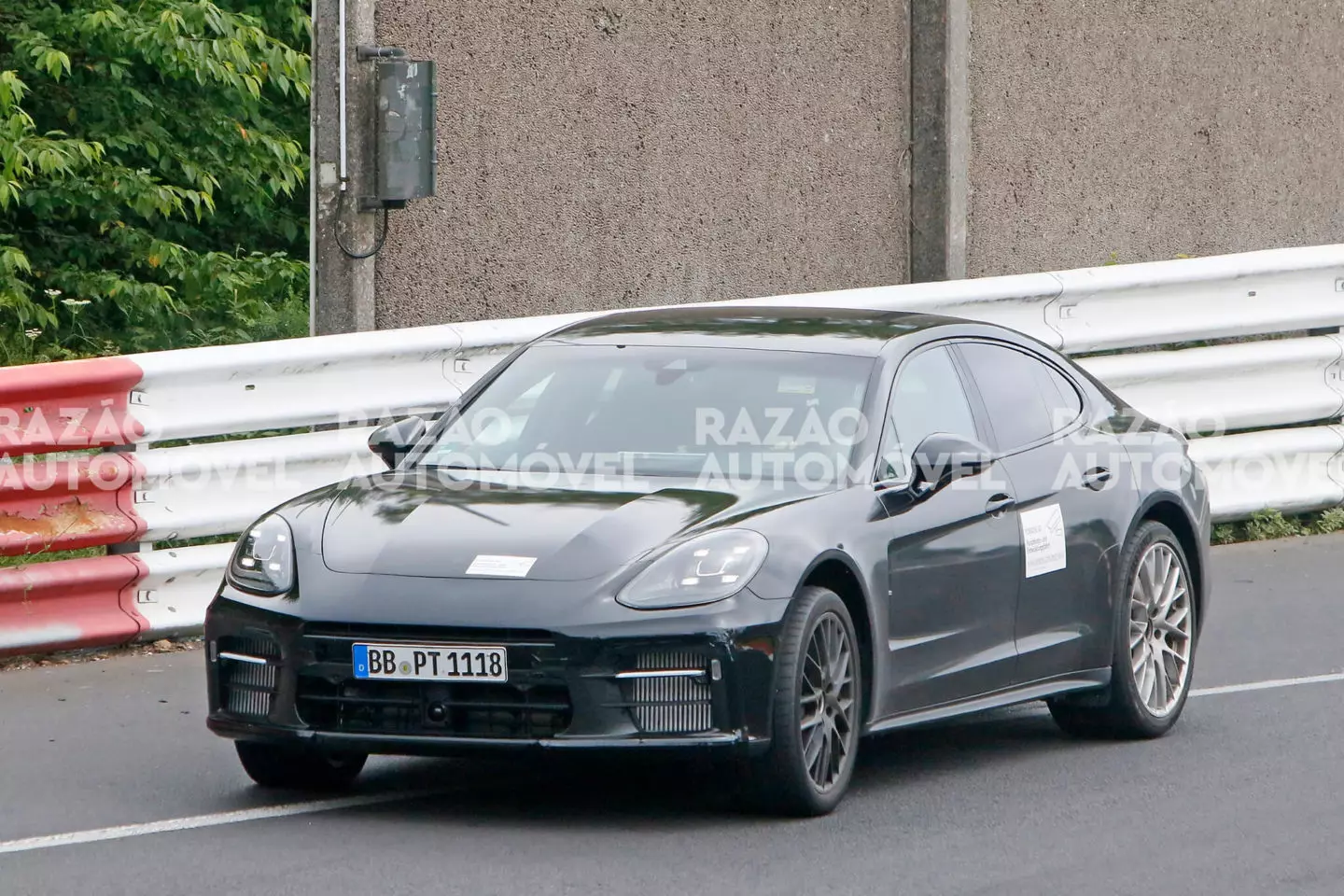 Zithunzi za akazitape za Porsche Panamera GT Turbo