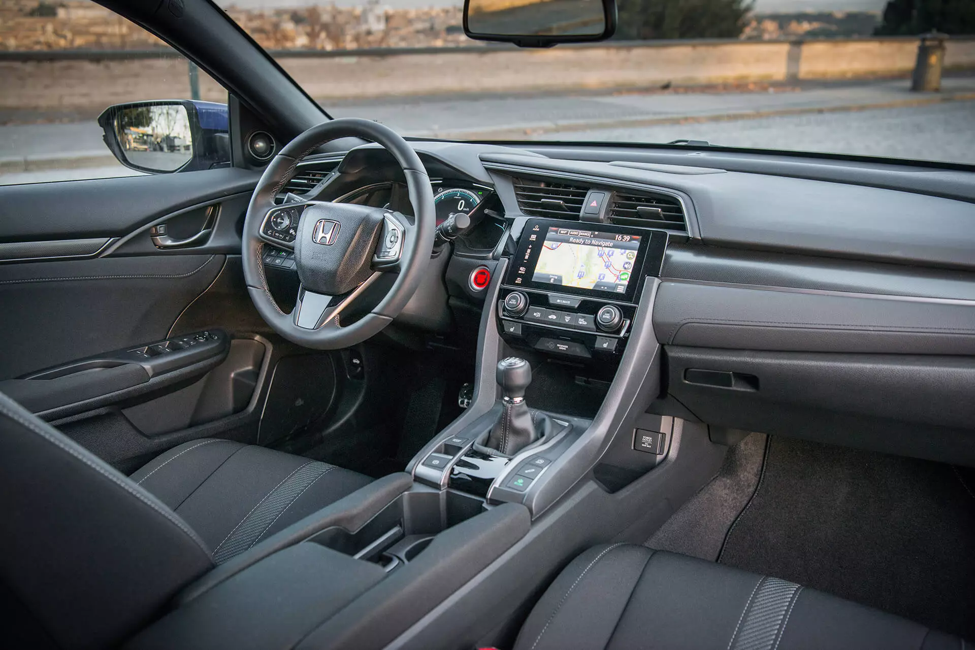 Honda Civic 1.6 i-DTEC — interiør