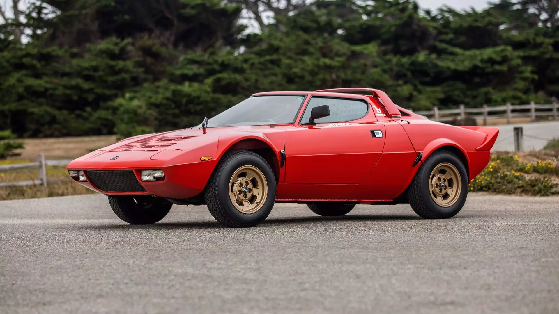 Lancia Stratos ឆ្នាំ ១៩៧៤