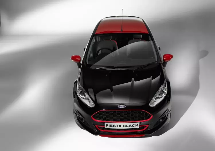 Ford_fiesta_red_black_2014_4