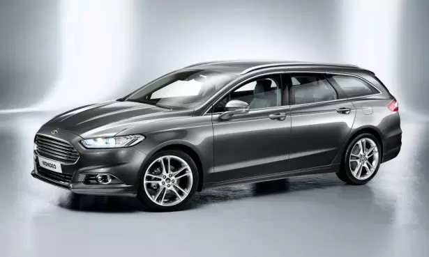 Ford Mondeo 2013 Aston Martin سے پیدا ہوا ہے۔ 11536_4