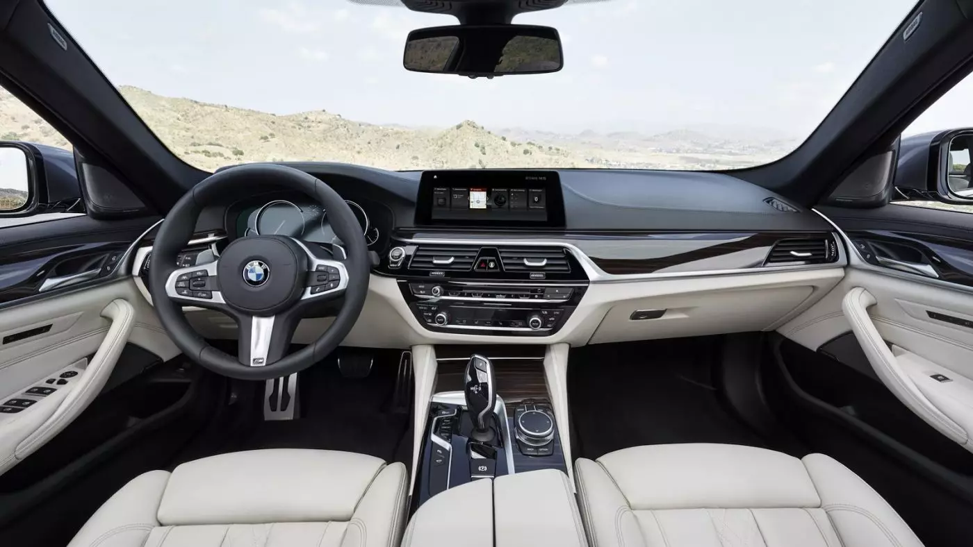 புதிய BMW 5 தொடர் (G30): நீங்கள் தெரிந்து கொள்ள வேண்டிய அனைத்தும் 11586_4