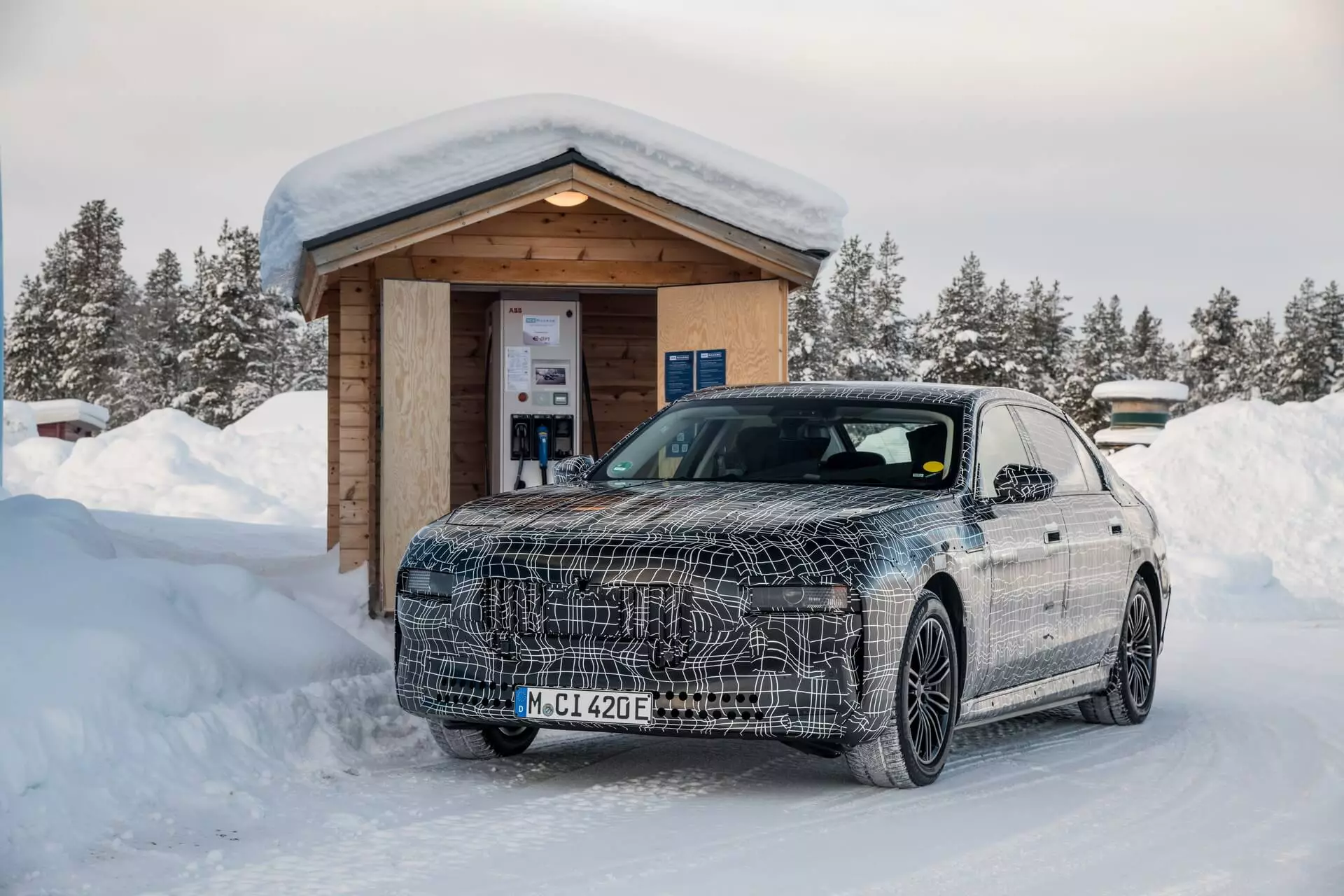 Vohunske fotografije BMW i7