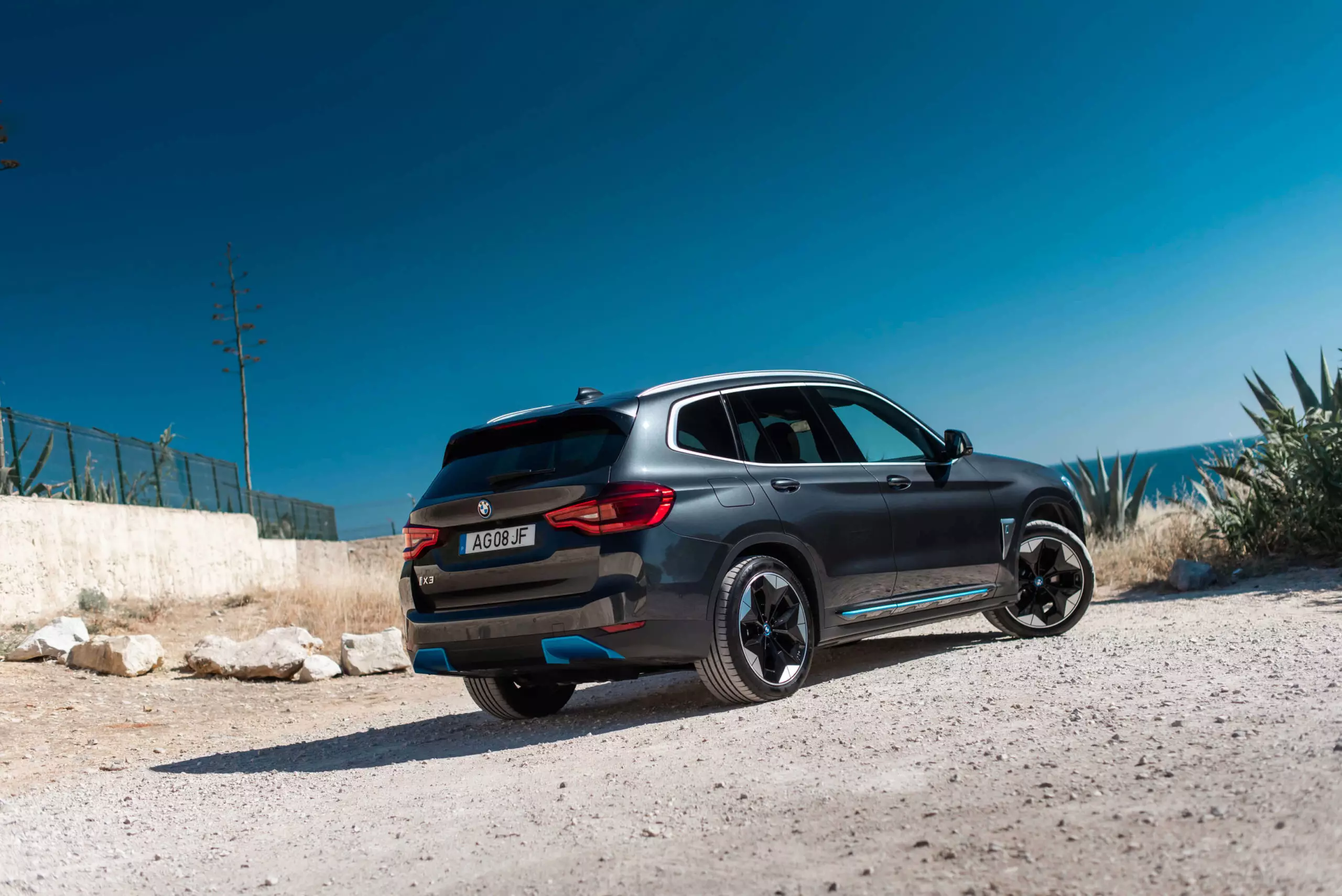 Abbiamo testato la BMW iX3. Ne è valsa la pena trasformare l'X3 in un elettrico?