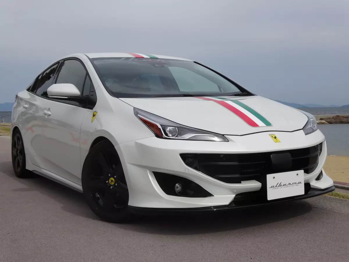 Albermo SP42 Toyota Prius، Ferrari FF