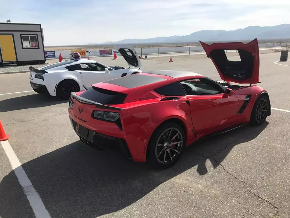 Callaway C21 AeroWagen na C7 Corvette