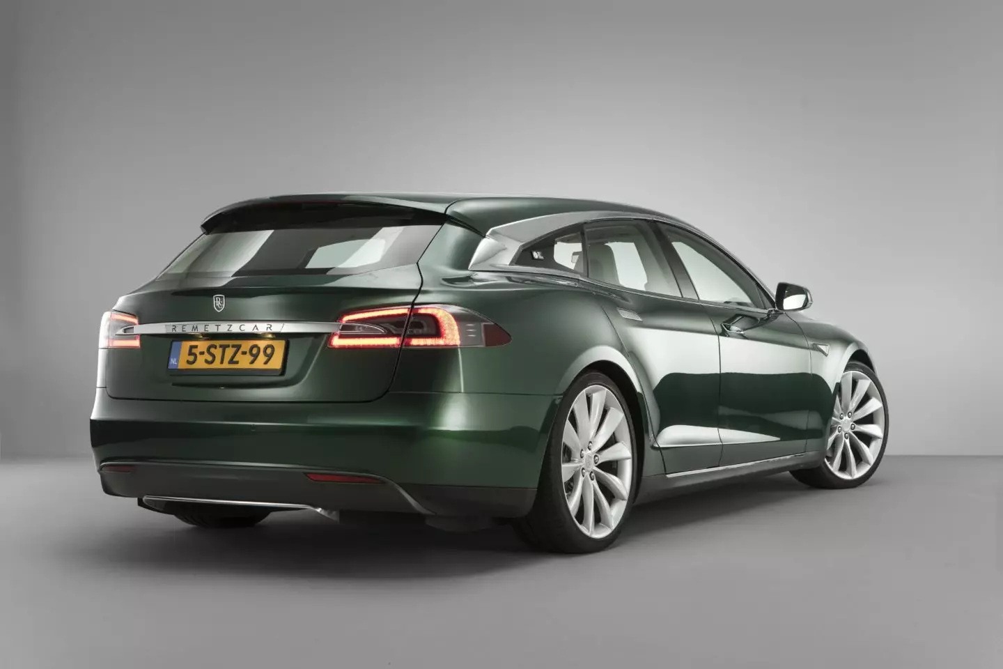 RemetzCar Tesla Modél S Shooting Brake 2018