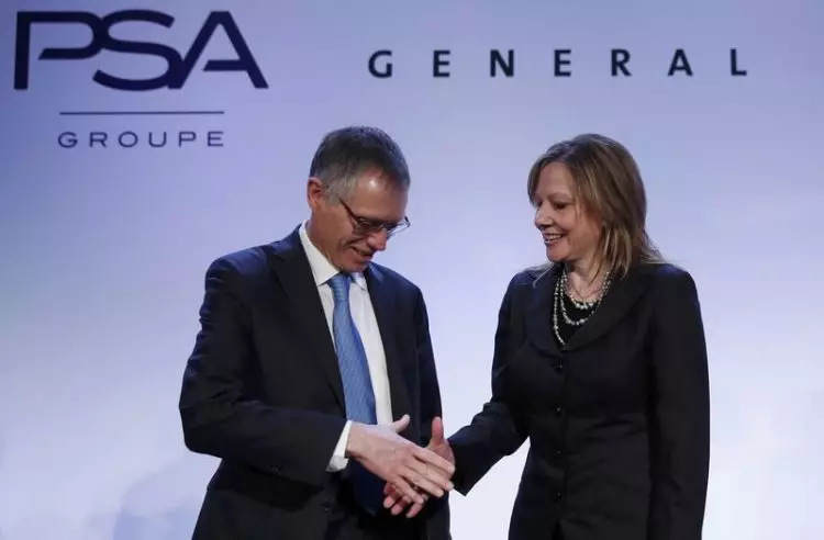 Carlos Tavares (PSA) dan Mary Barra (GM)