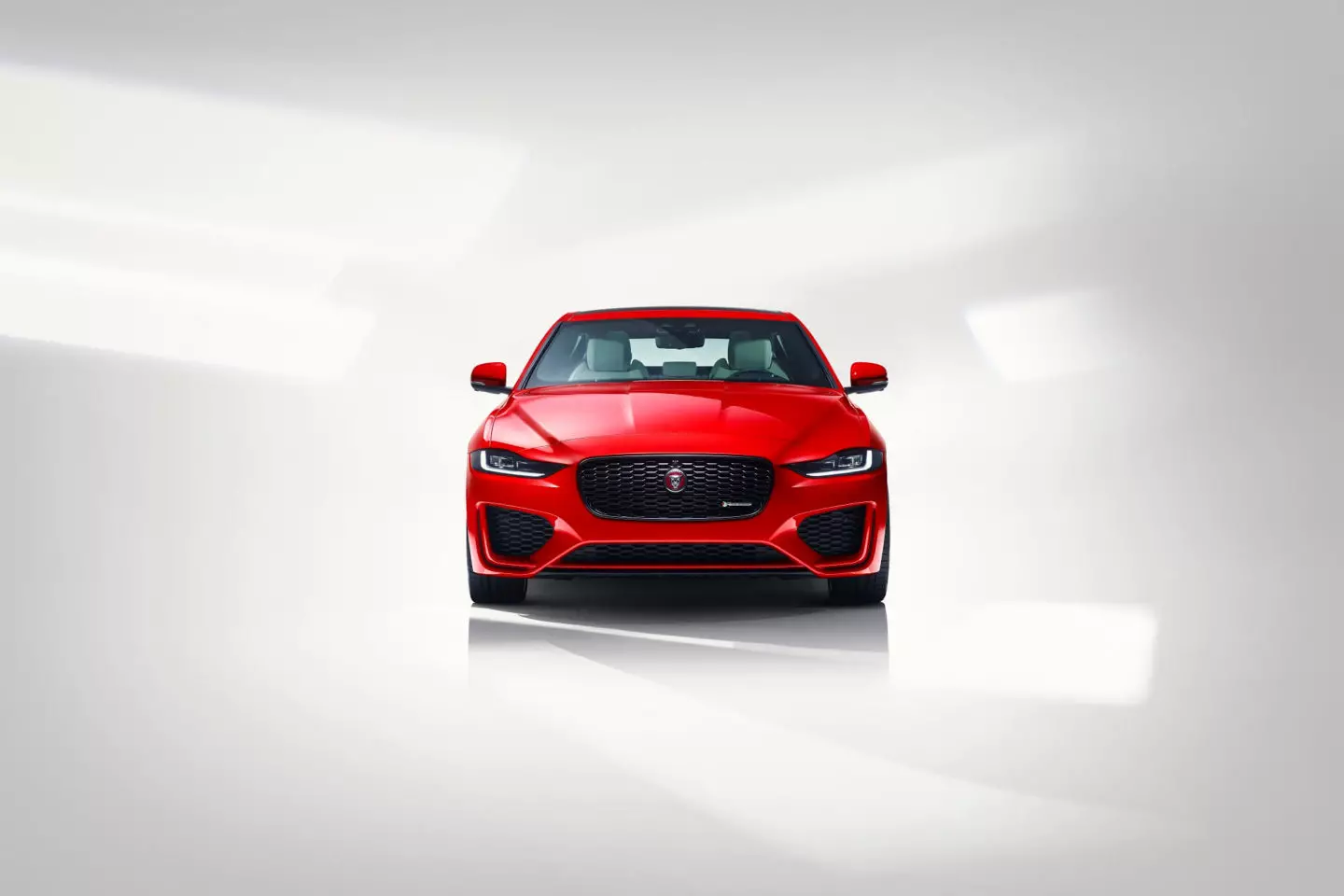 Jaguar XE Kab