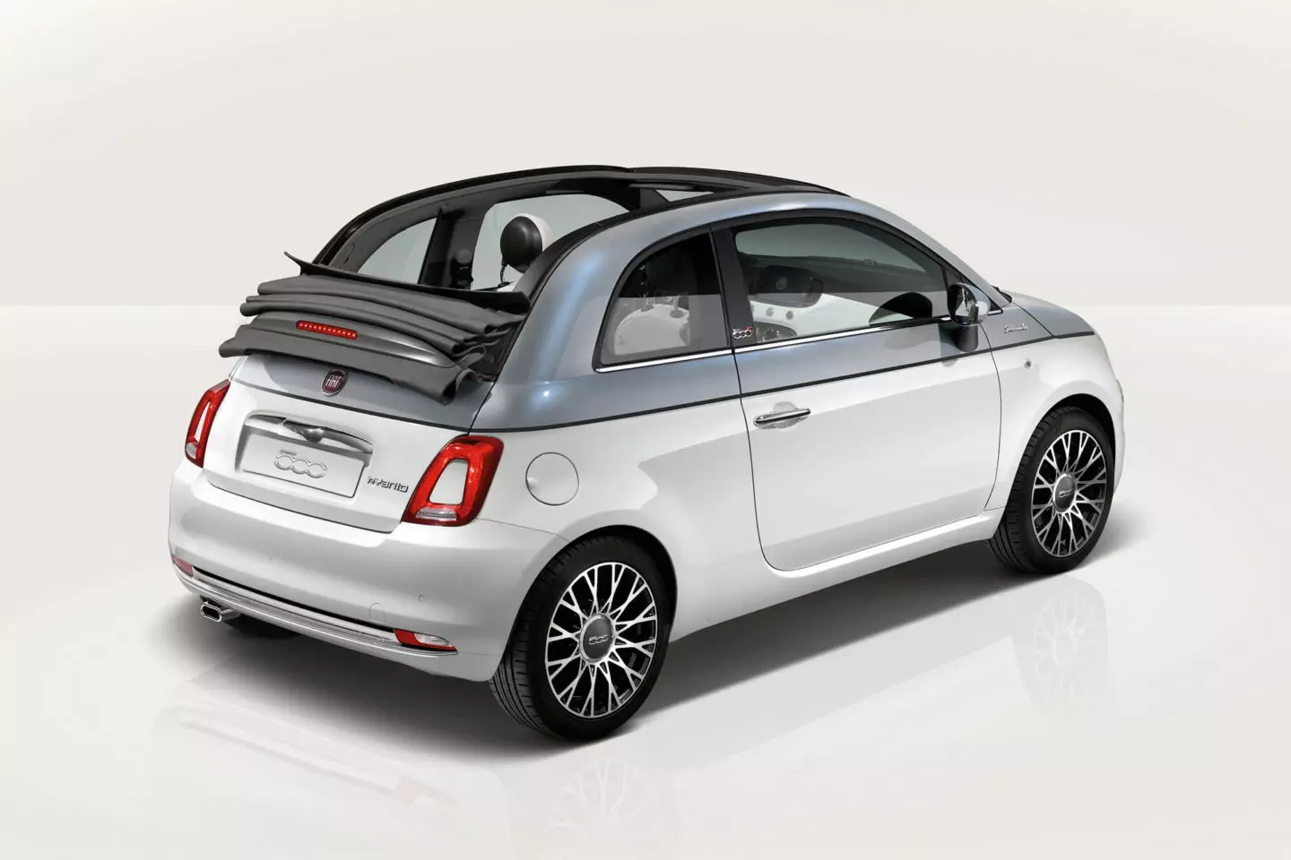 ក្រុមហ៊ុន Fiat 500 Dolcevita