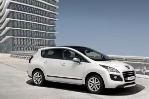 Новы рэстайлінг Peugeot 3008 2013 быў заўважаны ў Кітаі 12106_1