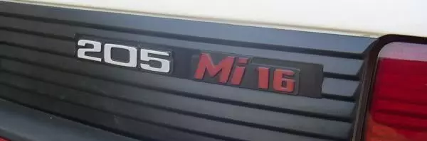 រថយន្ត Peugeot 205 Mi16