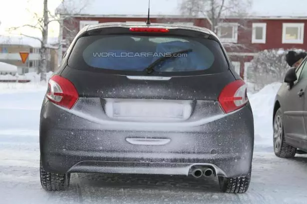 نئے Peugeot 208 GTI کی پہلی تصاویر 12110_2