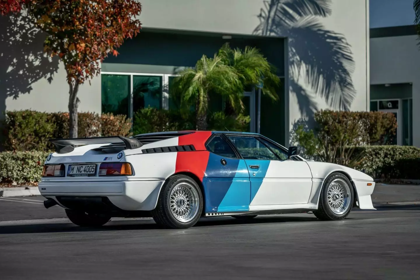 سيارة BMW M1 AHG