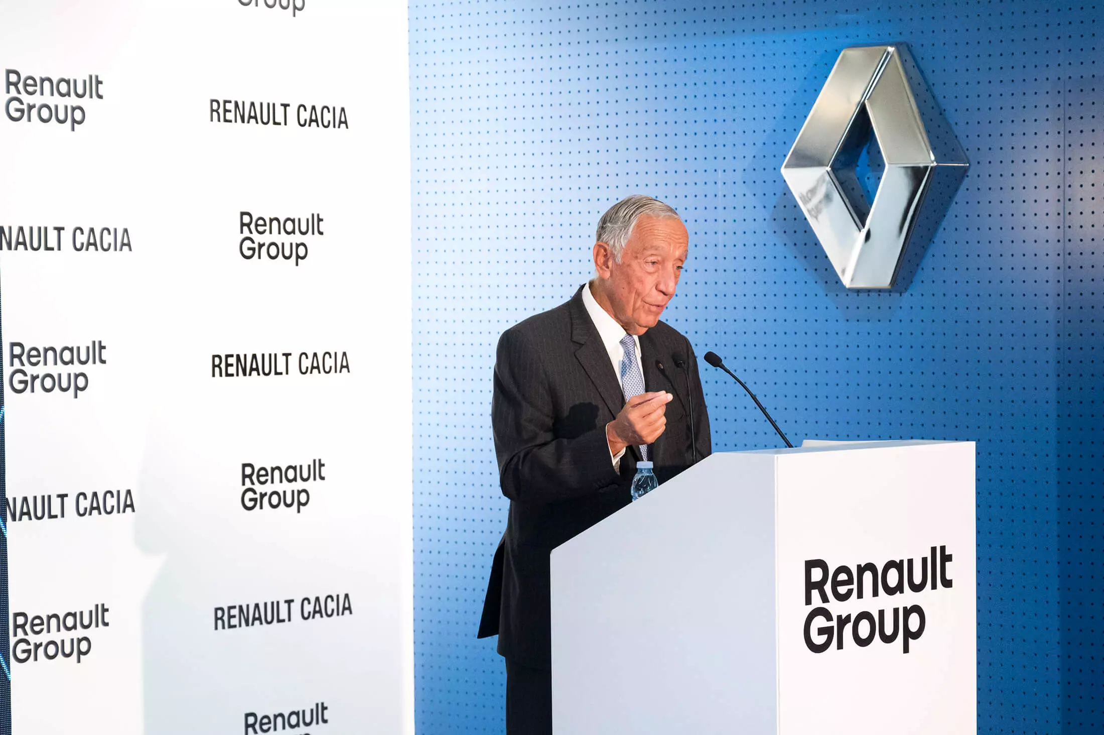 President of the Republic at Renault Cacia (3)