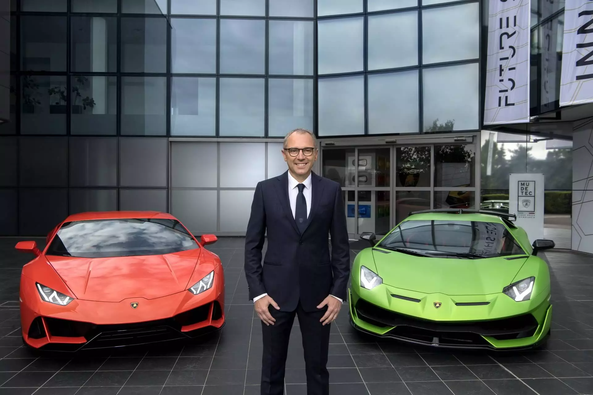 Lambo for a hamster ceo что дает. Стефано Доменикали Lamborghini. Ген директор Ламборгини. CEO Ламборгини. Владелец компании Ламборгини.