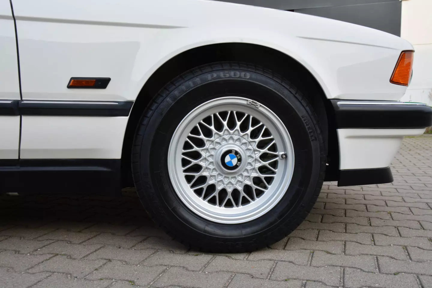 BMW 740i 1992 yil