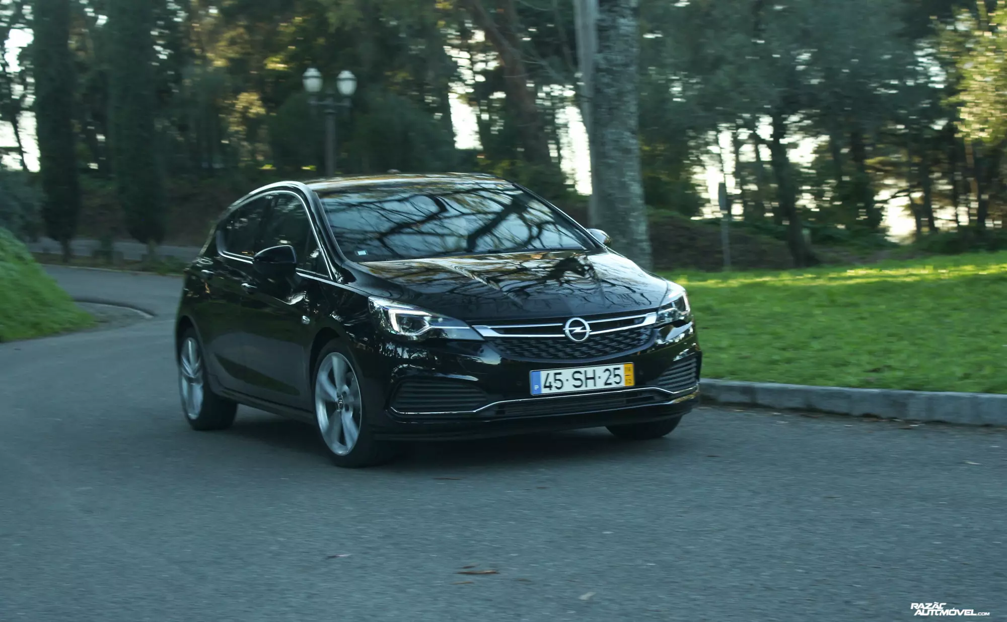 Opel Astra 1.6 BiTurbo CDTI: ya spoti na 