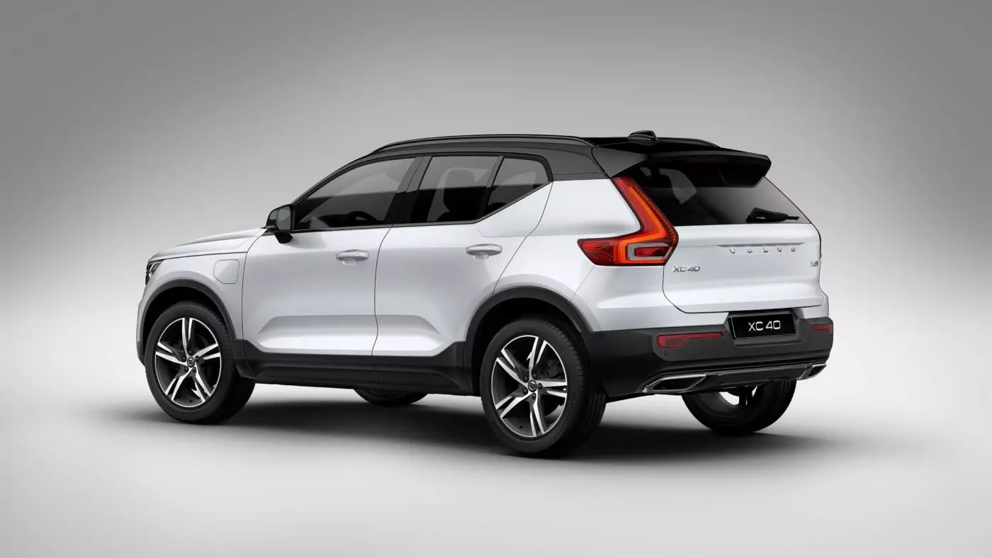 Volvo XC40 T5 плагин-гибрид 2018