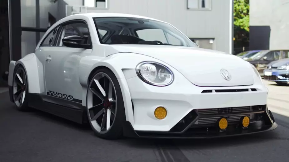 Volkswagen Beetle GT. Tämä "kuoriainen" hyppäsi Gran Turismosta tosielämään