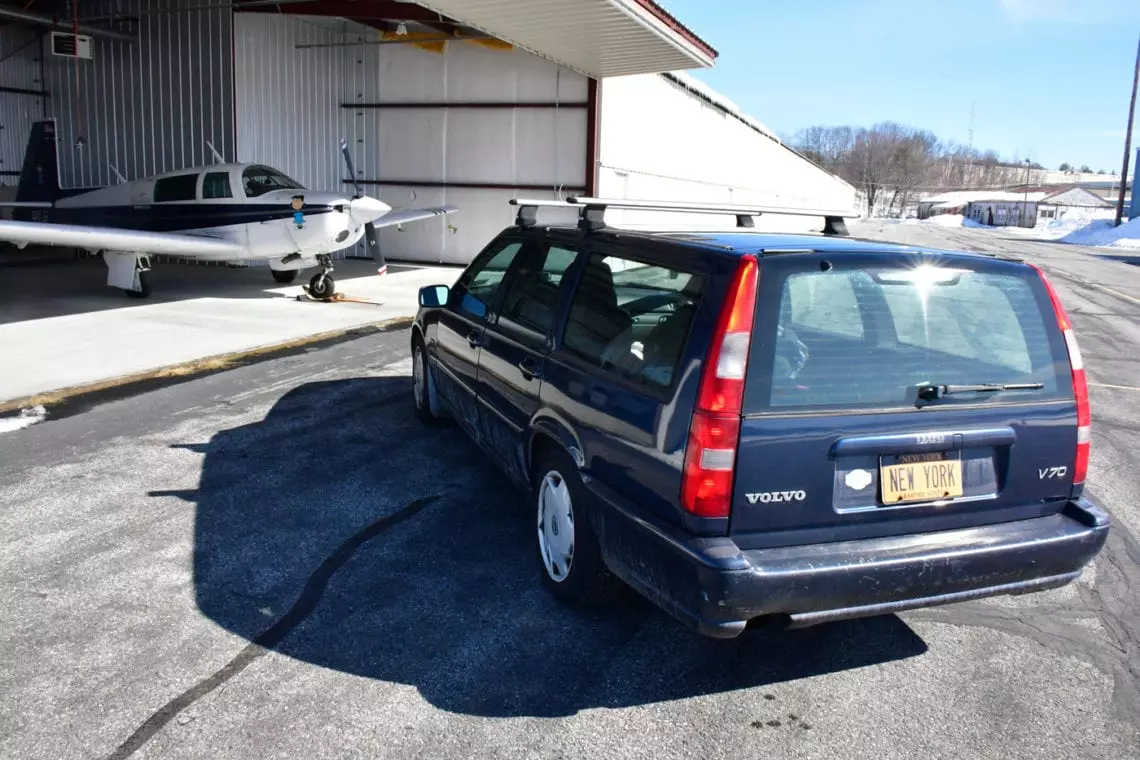 Volvo v70 with license plate new york