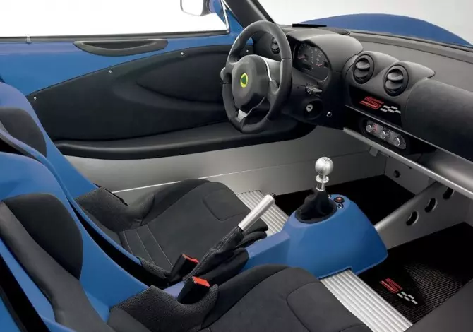 2013-Lotus-Elise-S-Club-Racer-Interieur-1-1024x768