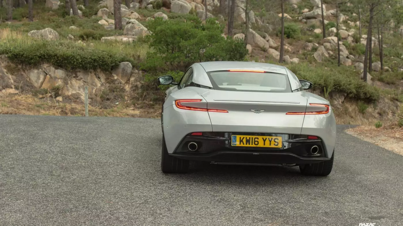 אסטון מרטין DB11