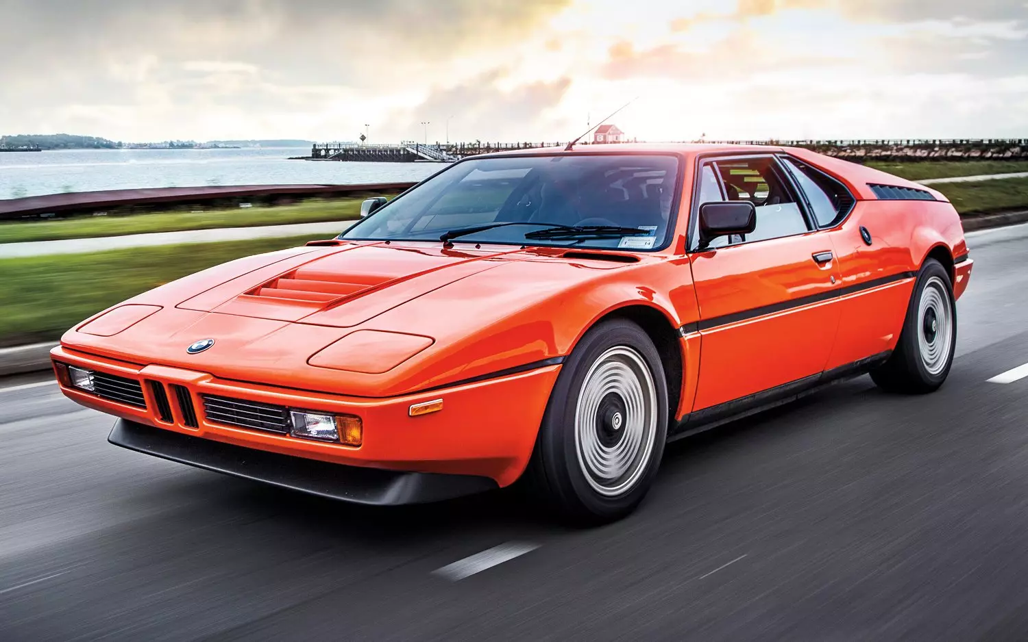 រថយន្ត BMW M1