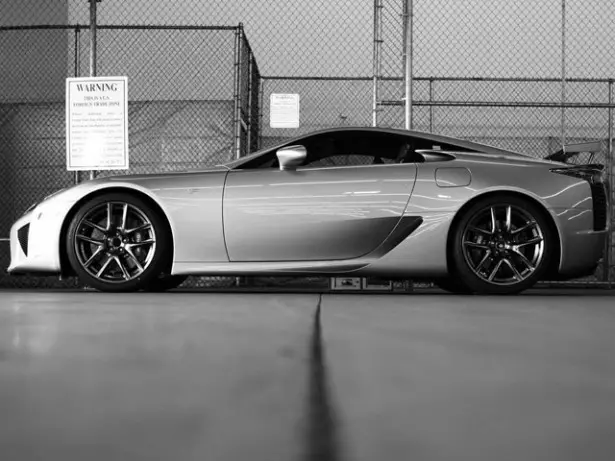 “Lexus LFA”