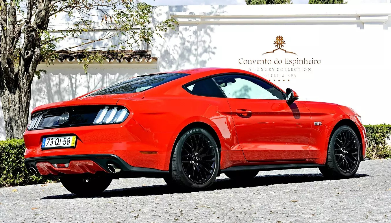 በአዲሱ ፎርድ Mustang ጎማ ላይ በአሌንቴጆ በኩል 12619_1