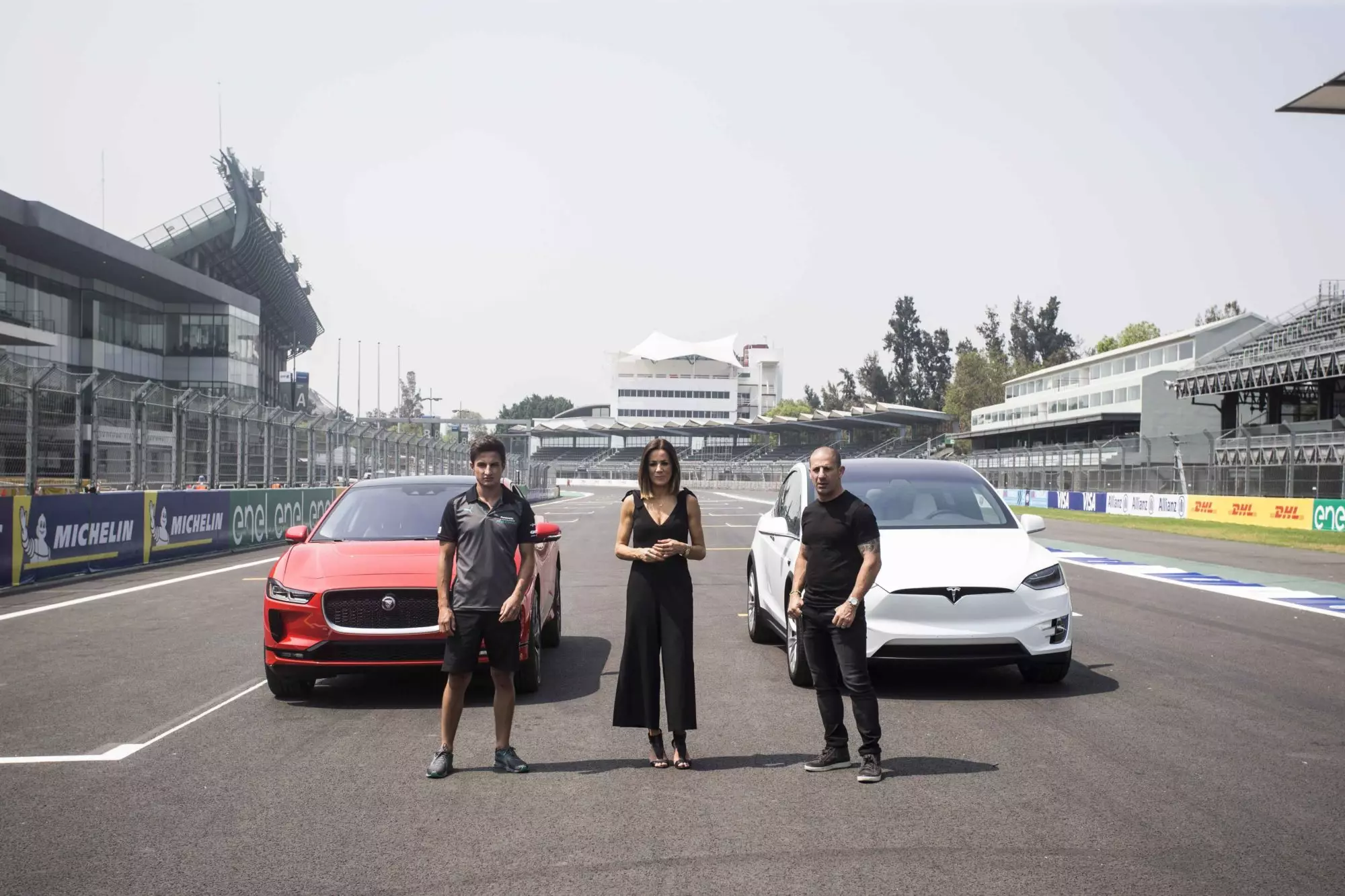 Jaguar I-Pace va Tesla Model X