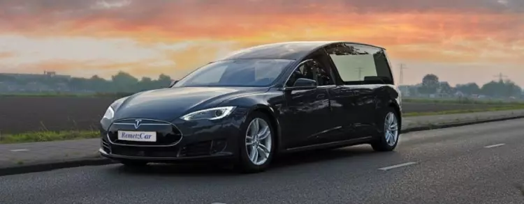Ang Tesla Model S ay naging isang bangkay