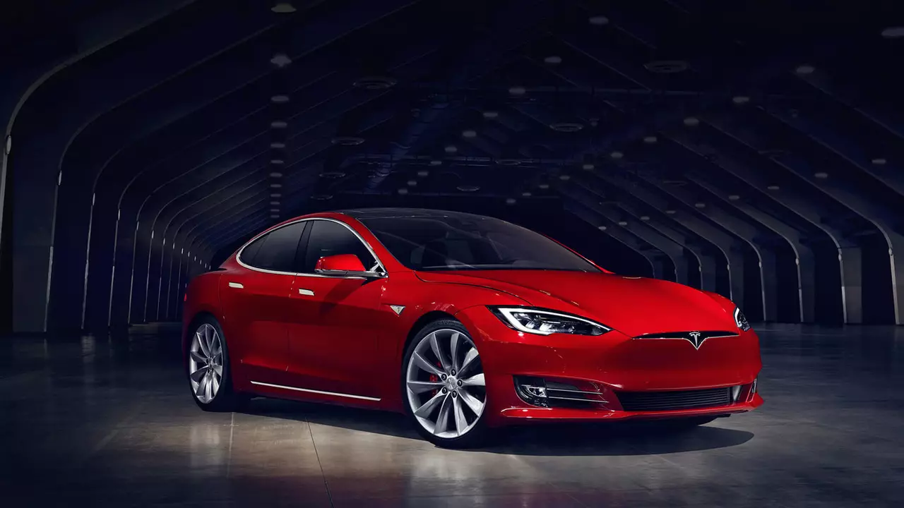 Uradno predstavljen obraz Tesla Model S 12733_1