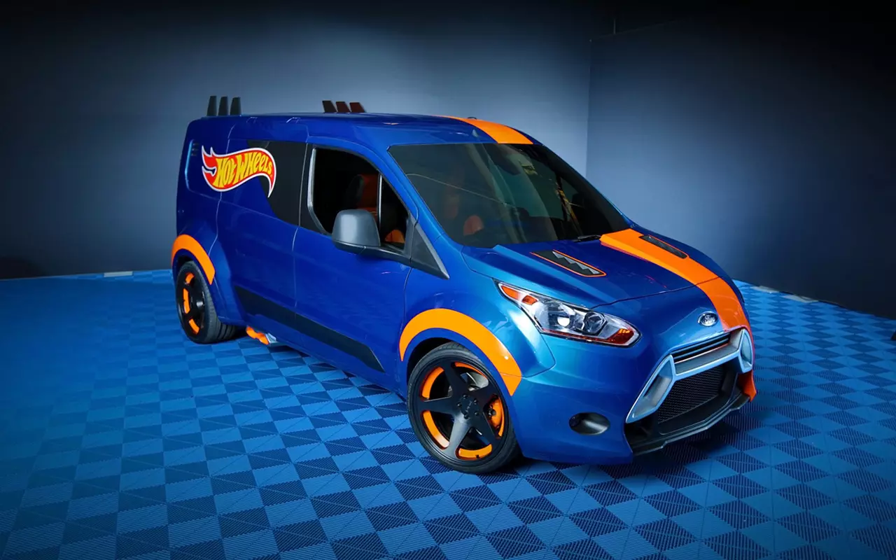 HotWheels Ford Transit Connect: Elteren a Kanner Freed